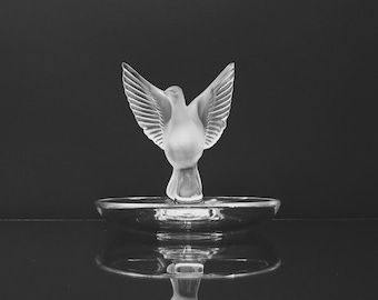 Lalique France Thalie Round Pin Tray | Dove Figurine