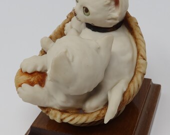 Giuseppe Armani Kittens in a Basket Figurine/sculpture