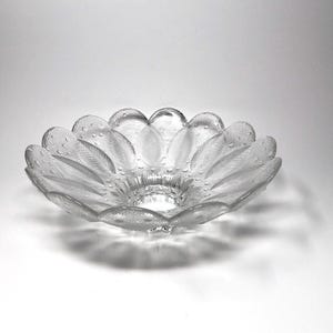 Lausitzer Crystal Madea Dew Drop Leaf Footed Bowl 10&quot;