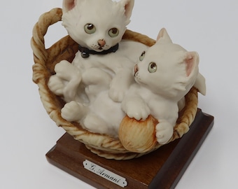 ヴィンテージ　Giuseppe Armani（ジュゼッペ・アルマーニ）子猫達 GIUSEPPE ARMANI Porcelain Kittens in A Basket Sculpture With