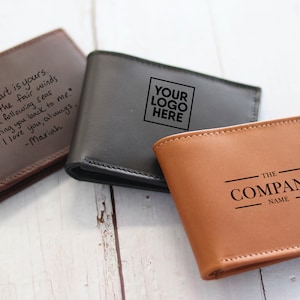 Cartera de cuero personalizada de tres pliegues, regalos para padrinos de boda, billetera para hombres, regalo para él, novio, padre, esposo, papá, regalo de billetera de cuero