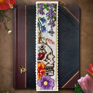 Dood in de zomer - bladwijzerpatroon Cross Stitch borduurwerk zomer Bee bloemen Floral Skull Goth digitale PDF (geen voltooid item!)