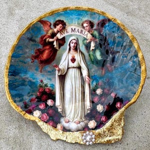 Virgin Mary Decoupage Seashell: Rosary/Jewelry Dish, Home Altar Decor