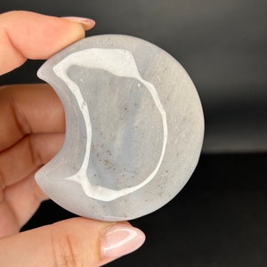 Agate Moon Carving | Crystal Crescent Moon Carving | Agate Crescent Moon