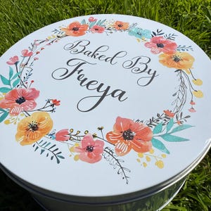 Personalized Cake Tin with Custom Name – Vintage Style Biscuit & Treat Storage – Custom Gift for Bakers - End of Term Teacher Gift image 3