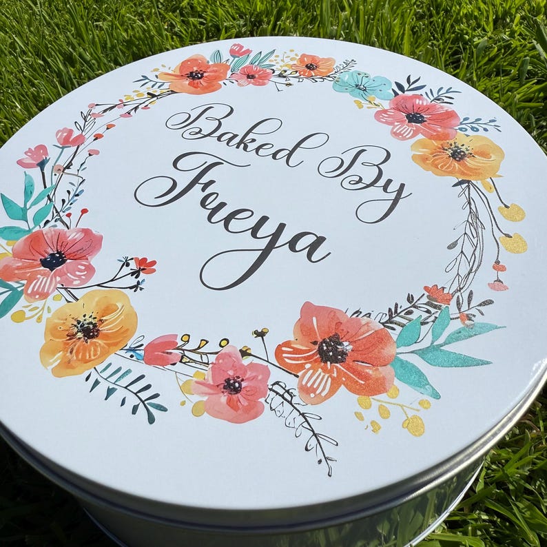 Personalized Cake Tin with Custom Name – Vintage Style Biscuit & Treat Storage – Custom Gift for Bakers - End of Term Teacher Gift image 3