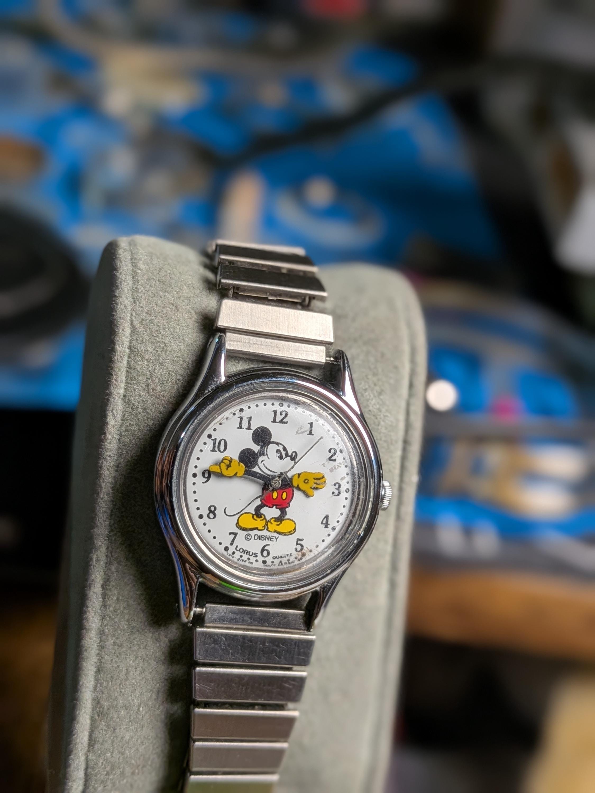 Disney Mickey Mouse Small Quartz Watch by Lorus Gift Idea FLAW ~ 260302-WH 1011 Lorus Quartz Mickey Mouse Watch - Etsy main image 4