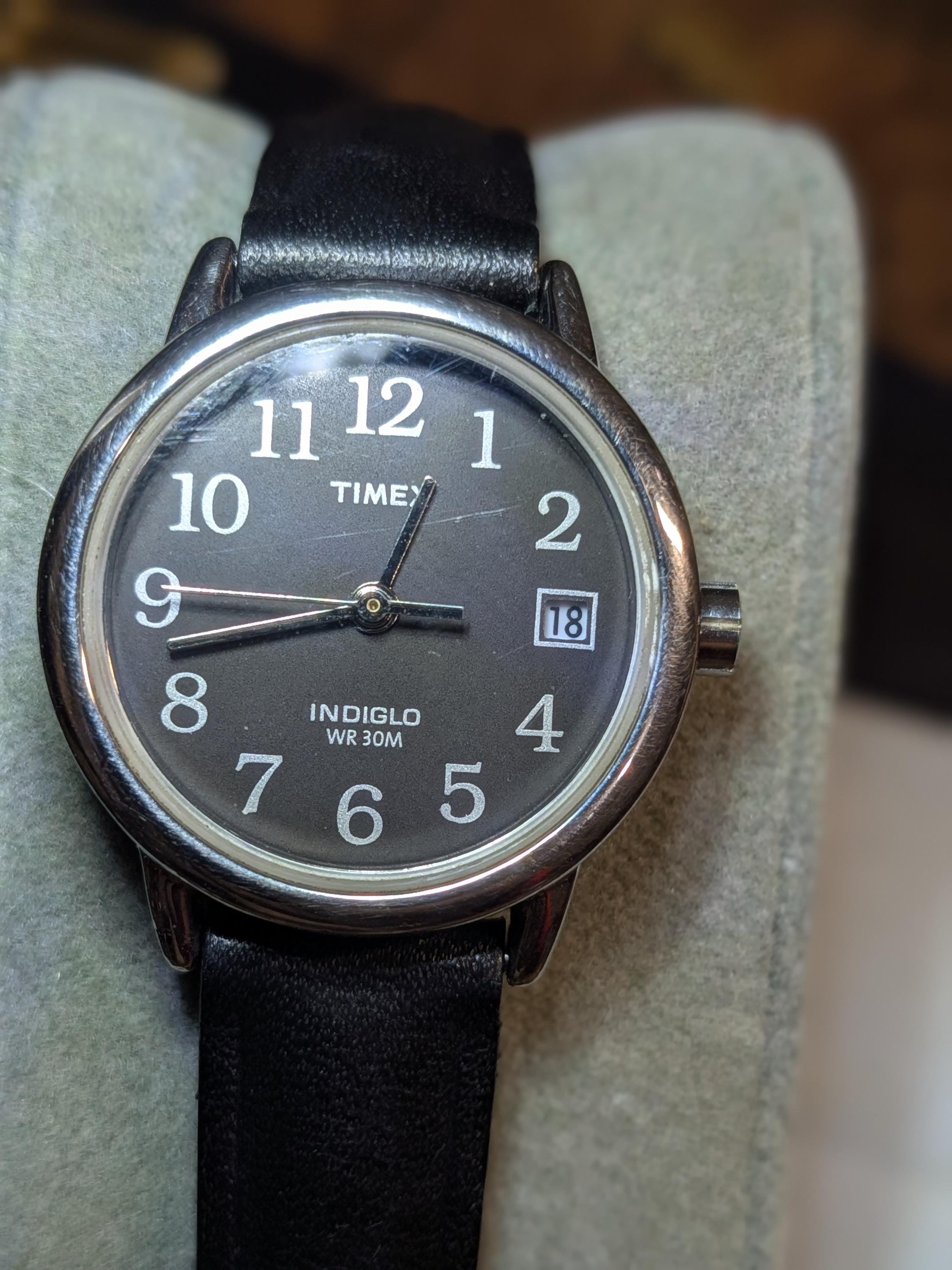 Women watch Timex Indiglo WR30M used No battery included black leather belt Timex Indiglo Wr30m - Etsy main image 2