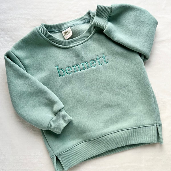 Custom Name Embroidered Crewneck Toddler Sweatshirt - Embroidered Baby Sweatshirt, Personalized Name Sweatshirt - Kids name Sweatshirt