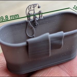 1/48 Dollhouse Bathtub Soaking Tub with Handheld Showerhead and Towels Resin Upgrade