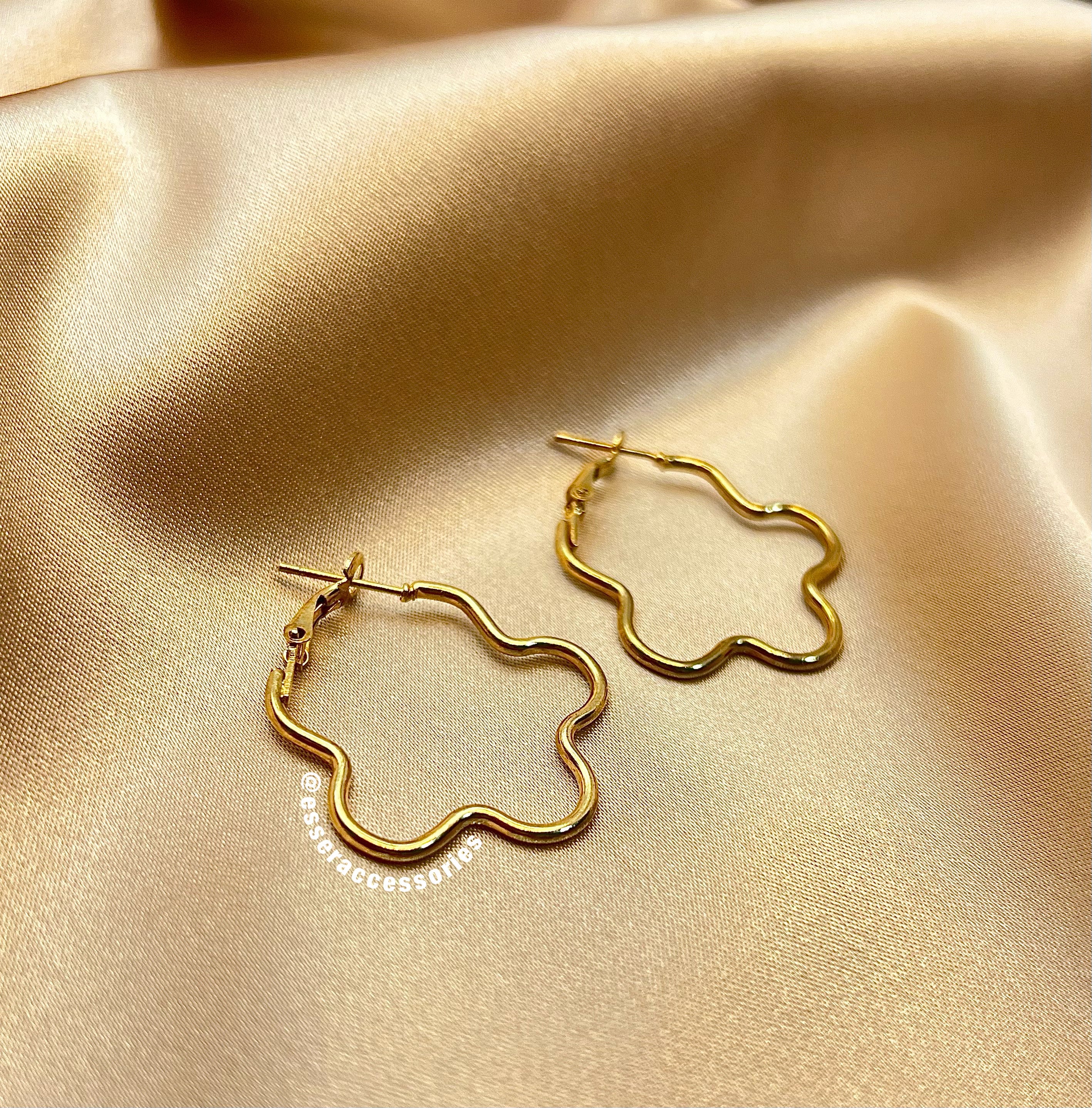 JASMINE Y2K Minimalist Gold Flower Shape Inspired Hoop Earrings Etsy
