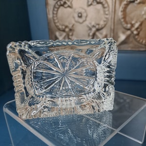 Ashtray, Gorgeous Art Deco Cut Glass Crystal Ashtray 2.75-inch Collectible Ashtray