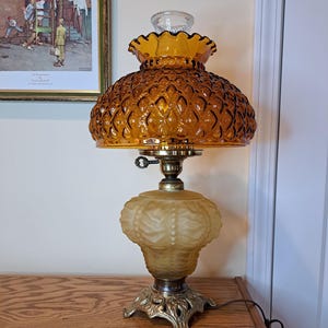 Lamp, Vintage Hurricane Lamp, Amber Gone with the Wind Lamp, GWTW Style Lamp, Victorian, Key Turn Knob, Vintage Decor, Grannycore