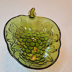 Bowl, Vintage Indiana Glass Green Fruit Salad Bowl, Retro Avocado Green Kitchen Decor, Green Fruit Bowl, Retro Salad Bowl