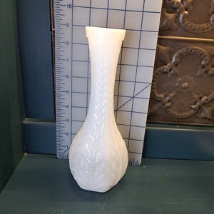 Vase, Milk Glass Vase, Beautiful White Milk Glass, Choice, Cottage Style, BoHo Decor, Vintage Decor, Vintage Wedding, Beautiful Classic 8. 8-in leaves