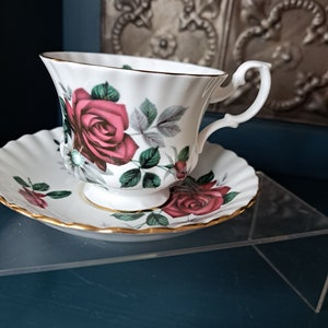 Teacup Set, Royal Albert Red Rose Bone China Made in England Teacup and Saucer, Beautiful Rose Tea Cup Set, Tea Party Decor
