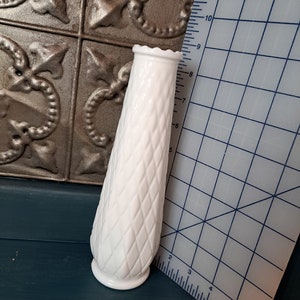 Vase, Milk Glass Vase, Beautiful White Milk Glass, Choice, Cottage Style, BoHo Decor, Vintage Decor, Vintage Wedding, Beautiful Classic 2. 8.5 in woven