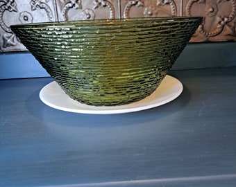 Bowl, Vintage Anchor Hocking Green Soreno Chip Bowl, Retro Avocado Green Kitchen Decor, MCM Barware, Green Fruit Bowl, MCM Bowl