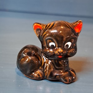 Black Cat, Brown Eyes, Made in Japan 1950&#39;s, Redware Artmark Cat Figurine, MCM Cat Decor, Silly Cat Figurine, Black Cat Gift, 2 in Cat