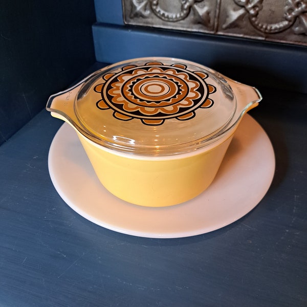 Pyrex, HTF Pyrex, Rare Vintage Pyrex Sol Flower #473 Covered Casserole Dish, Vintage Kitchen Decor, Yellow Pyrex Casserole, Retro Kitchen