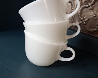Pyrex Coffee Cup, White Pyrex Coffee Mugs, Vintage Kitchen Accent, White Pyrex Coffee Cup, Opal Pyrex, Vintage Coffee Cups, Retro Kitchen