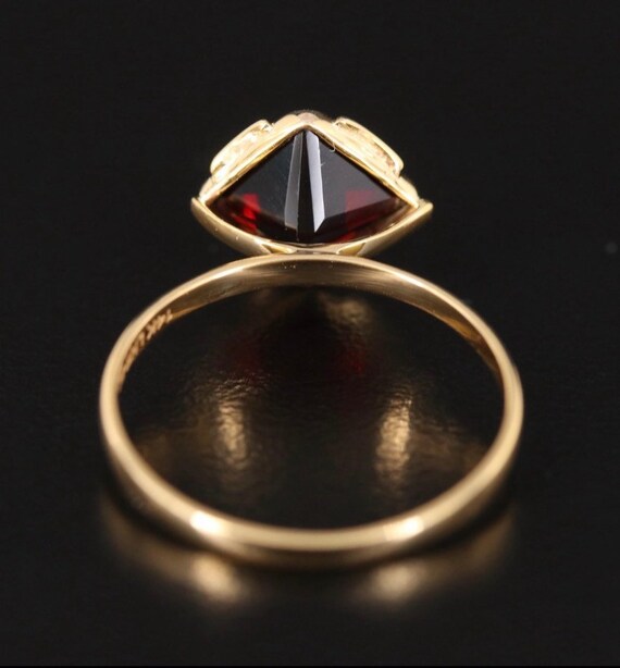 14k Garnet Solitaire Ring - image 6