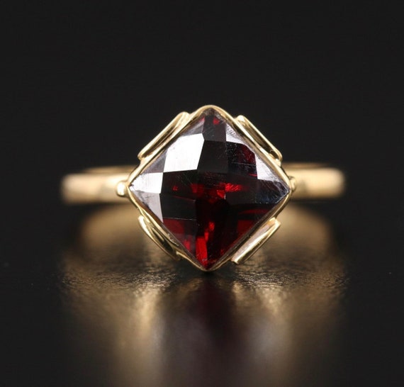 14k Garnet Solitaire Ring - image 8