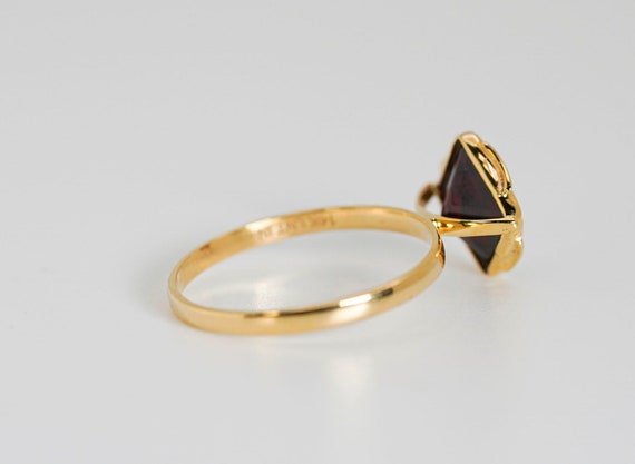 14k Garnet Solitaire Ring - image 3