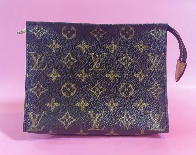 Louis Vuitton Toiletry Pouch 19 Vintage & Authenticated Etsy