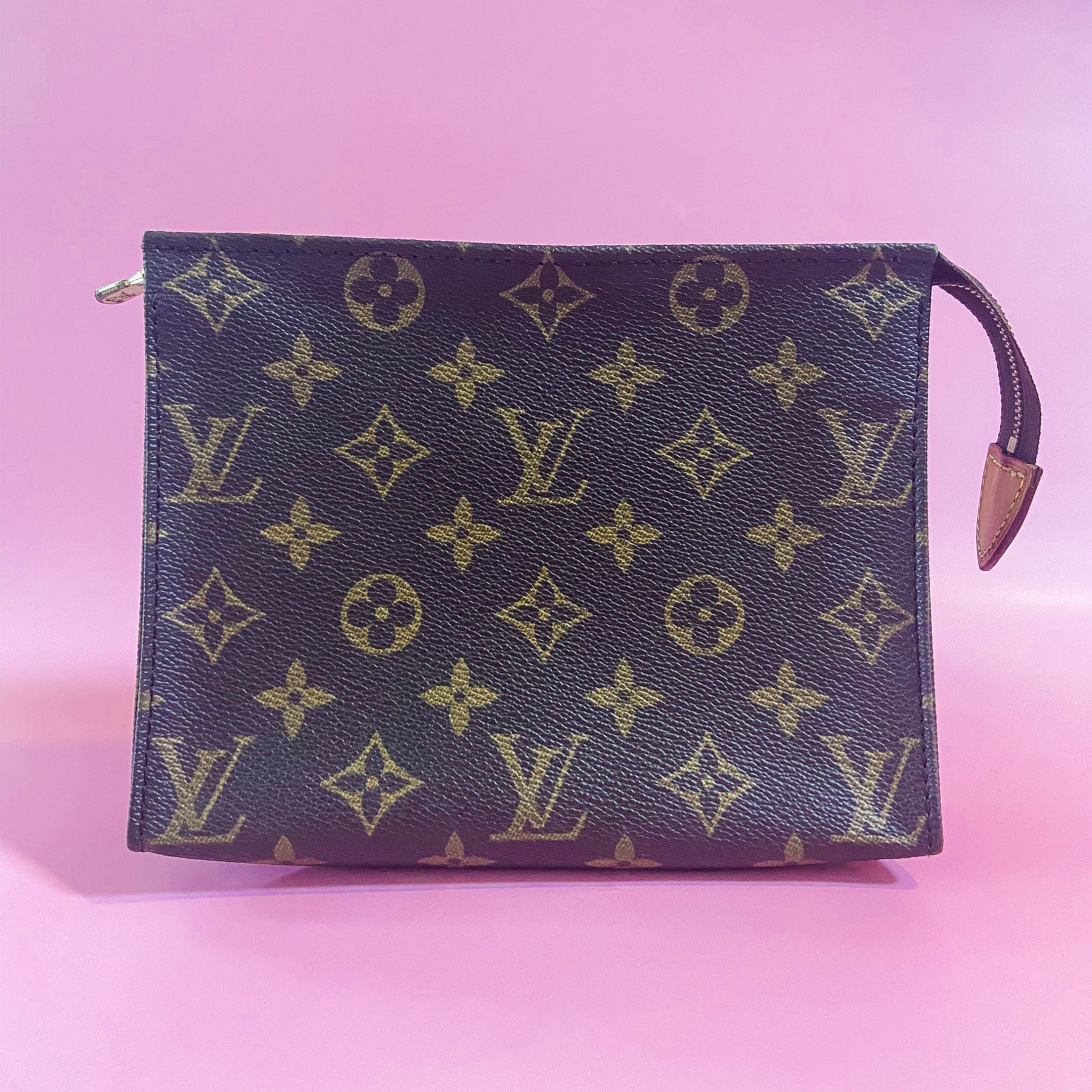 LV Toiletry Pouch 26 19 Tab Protector & Cover, Made