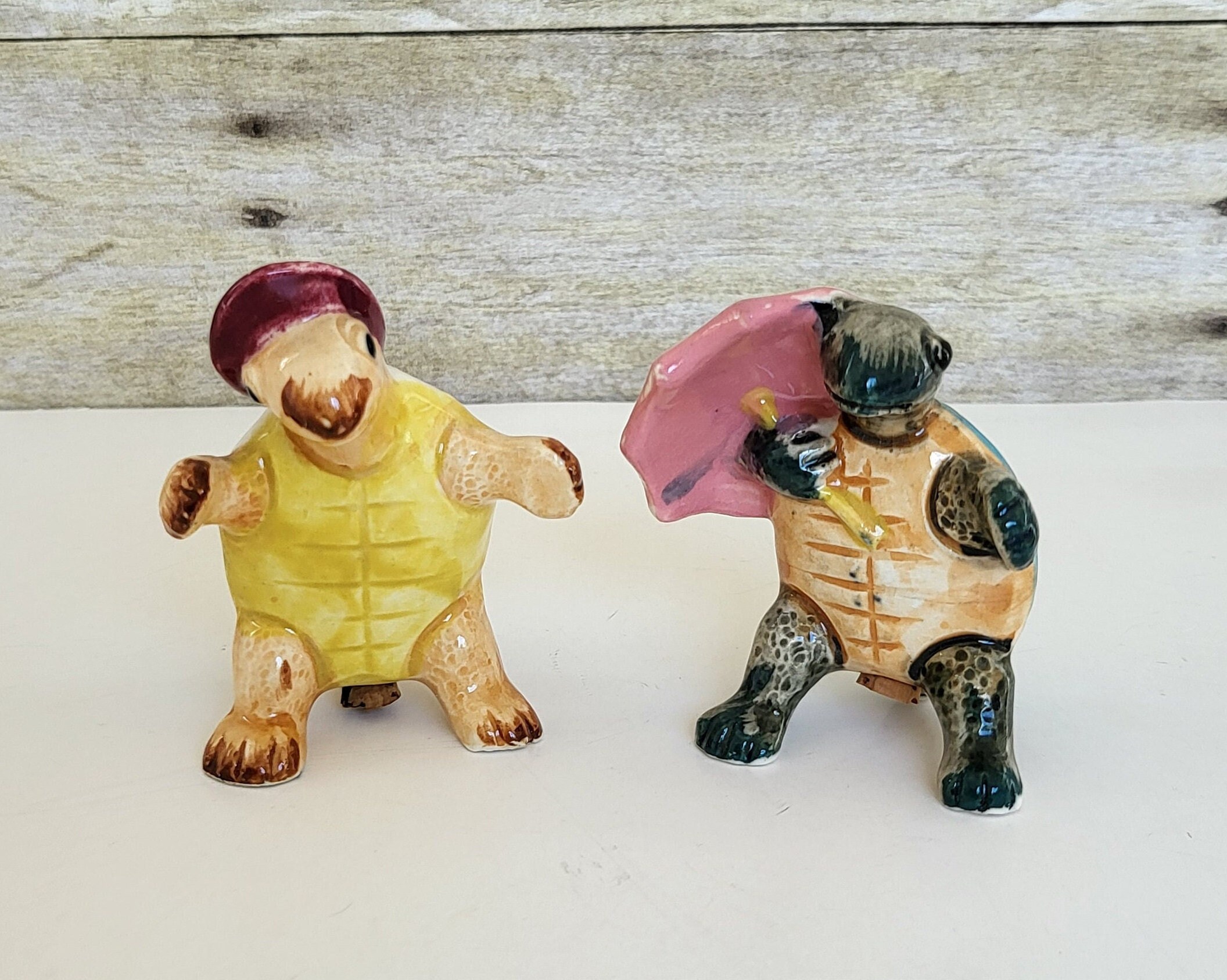Vintage GNCO Hugging Turtle Salt & Pepper Shaker Set Made in Japan Cute
