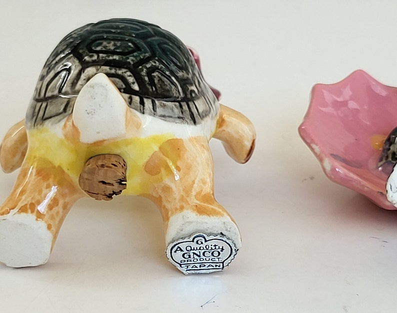 Vintage GNCO Hugging Turtle Salt & Pepper Shaker Set Made in Japan Cute Hugging Turtles Salt and Pepper Shaker Set Ceramic Turtle Shakers image 7