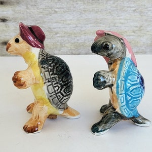 Vintage GNCO Hugging Turtle Salt & Pepper Shaker Set Made in Japan Cute Hugging Turtles Salt and Pepper Shaker Set Ceramic Turtle Shakers image 4