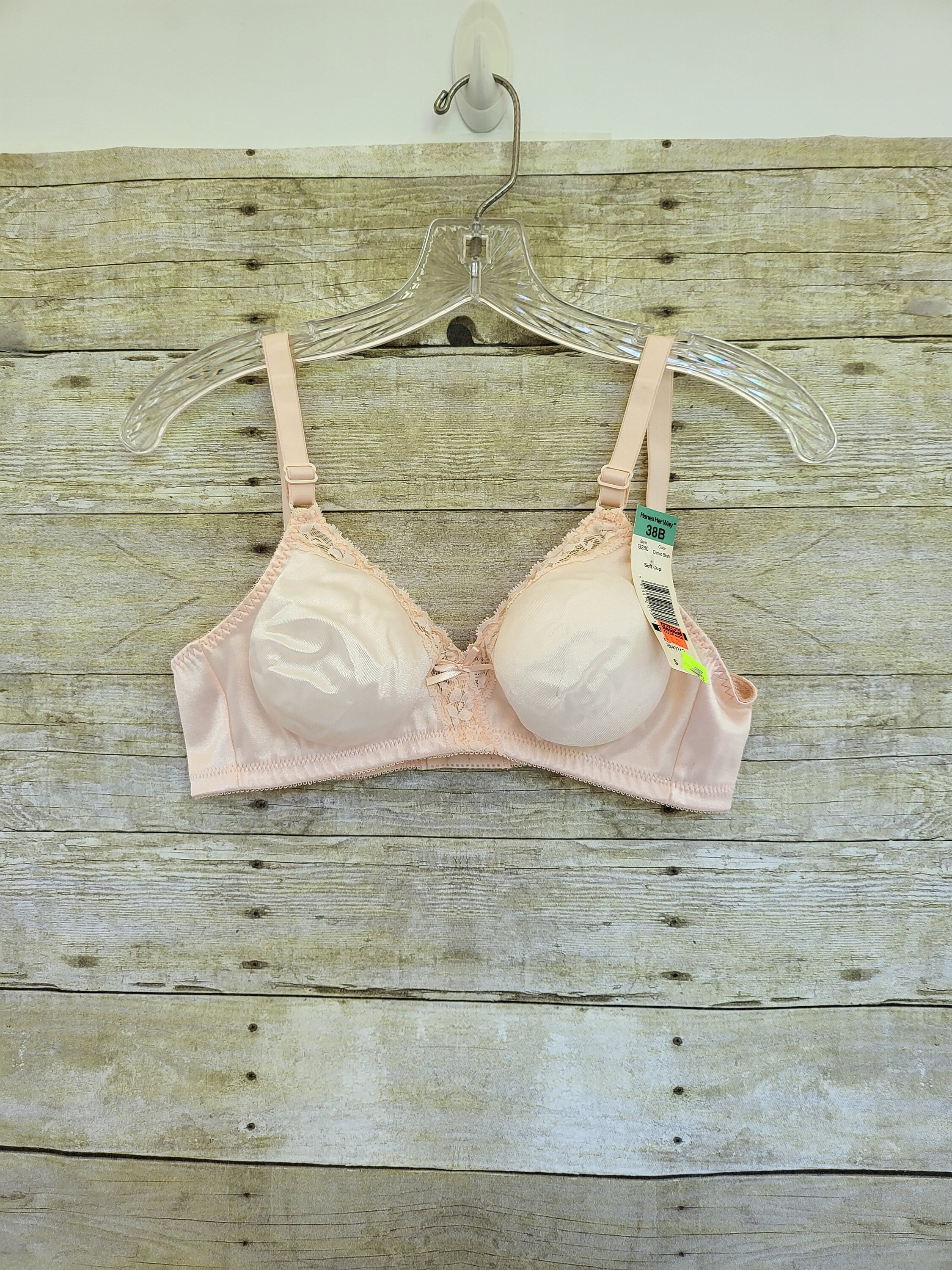 Vintage Hanes Her Way Cameo Blush 38B Soft Cup Bra Satin Bra Vintage  Lingerie Never Worn With Tags 