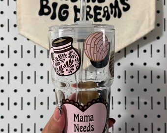 Mama Needs Cafecito Glass Tumbler