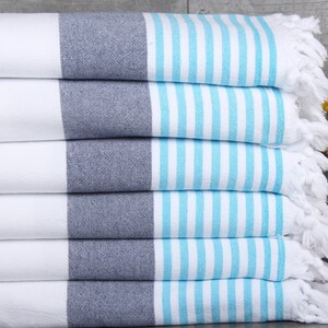 Regalo personalizado, regalo personalizado para él, toalla azul marino-turquesa, toalla a rayas, toalla de felpa, toallas bordadas de 36 x 67 pulgadas,