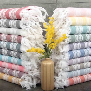 Toalha de praia turca personalizada, toalha de presente de casamento com monograma, toalha de algodão orgânico listrado, presente de aniversário de casamento de 37 x 65 polegadas para casal,