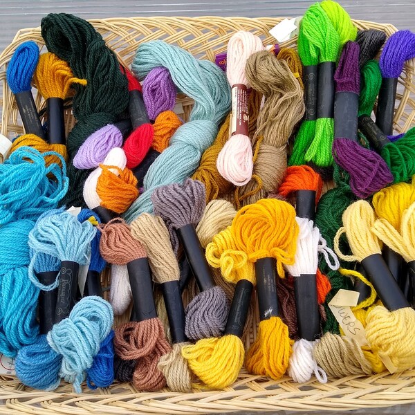 Vintage Wool Yarn Lot 37 Skeins. Multipal colors. Paragon Wool  Vintange 1970s Crewel MCM