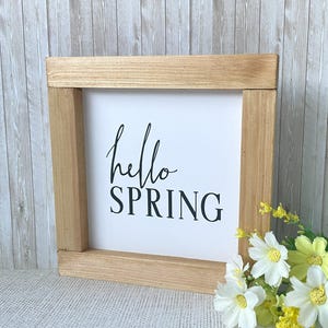 Hello Spring Farmhouse Sign Square Wooden Hanging Plaque Rustic Decoration