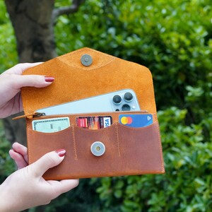 Thin clutch wallet top