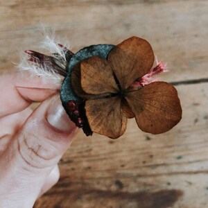 SUR-MESURE Broche fleurie de fleurs séchées et stabilisées sur mesure Mariage / baptême image 7