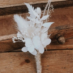 Boutonnière fleurie fleurs séchées et stabilisées Accessoire mariage coiffure Collection blanche marié témoins -Labo Sauvage
