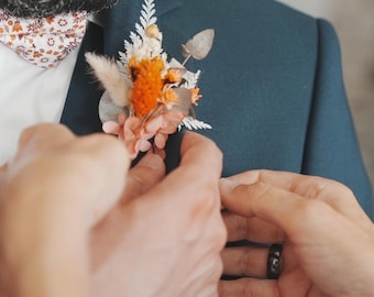 Boutonniere for Groom & Guests – Preserved Dried Flowers – Wedding Suit Accessory – Made to Measure