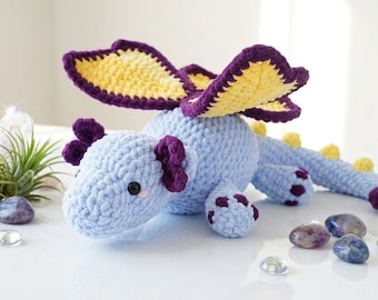 Padrão de crochê de dragão fada, amigurumi de asa de borboleta em PDF, tutorial de pelúcia de criatura mítica fantástica, faça você mesmo com fio de veludo (download digital).