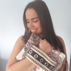 Bolso de mano mandala, Pulsera étnica, Bolso de mano con cremallera, Bolso boho, Cartera de mano de verano, Regalo para mi novia