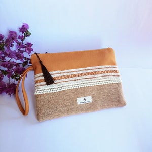 bolsa de mano boho ocre, regalo aniversario clutch mostaza, bolso verano ocre, clutch noches  verano, clutch vacaciones, cartera mano  lino