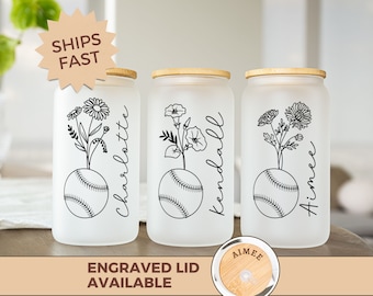 Vaso de cristal de béisbol personalizado, taza de café con hielo de béisbol personalizada, regalo de mamá de béisbol con flor de nacimiento, regalo para entrenador de béisbol, regalo de softbol