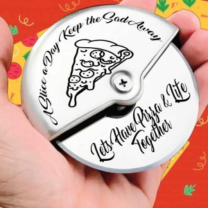 Personalised Stainless Steel Round Roller Pizza Cutter, Couple Gift Pizza cutter, Round pizza Cutter
