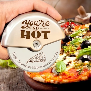 Personalised Engraved Stainless Steel Round Roller Pizza Cutter, Couple Gift Pizza cutter, Round pizza Cutter