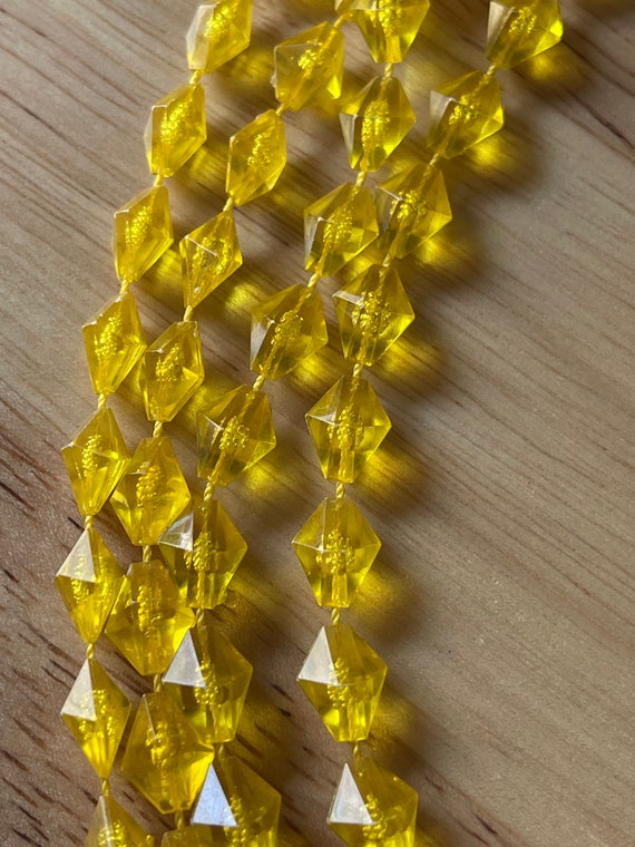 1960s Yellow Beaded Necklace